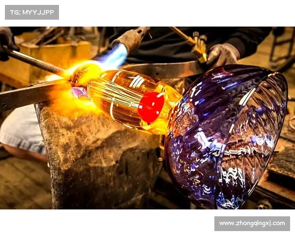 火焰中的瑰丽蜕变探索玻璃艺术从原料到璀璨成品的奇幻旅程