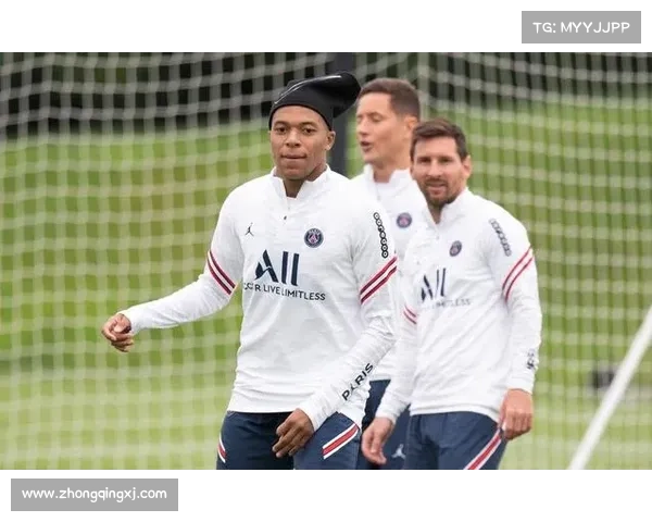 巴黎圣日耳曼豪购背后的心理学策略与球员管理艺术 巴黎圣日耳曼豪购背后的心理学策略与球员管理艺术